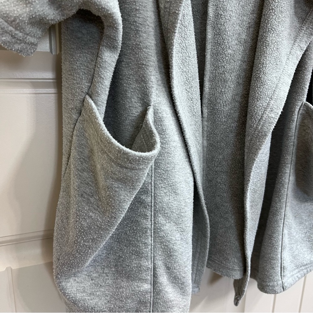 Z Supply Loft Fleece Oversize Cardigan in Heather Grey, Size XS/S - Picture 8 of 9